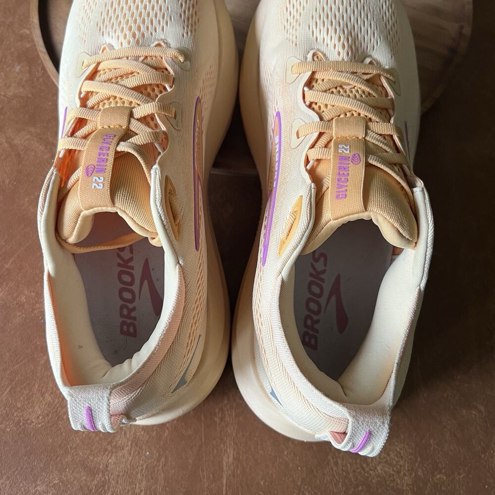 Brooks Glycerin 22 Womens 11 Apricot Pink Athletic Running Shoes Sneakers - Picture 7 of 16